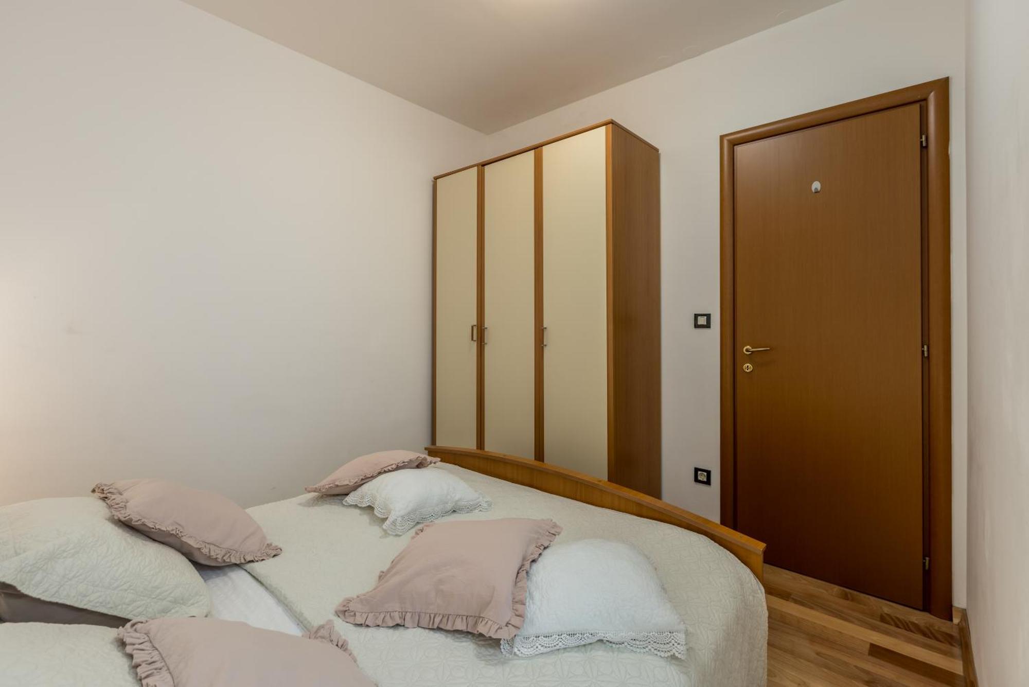 Apartment Split Karoglan Extérieur photo